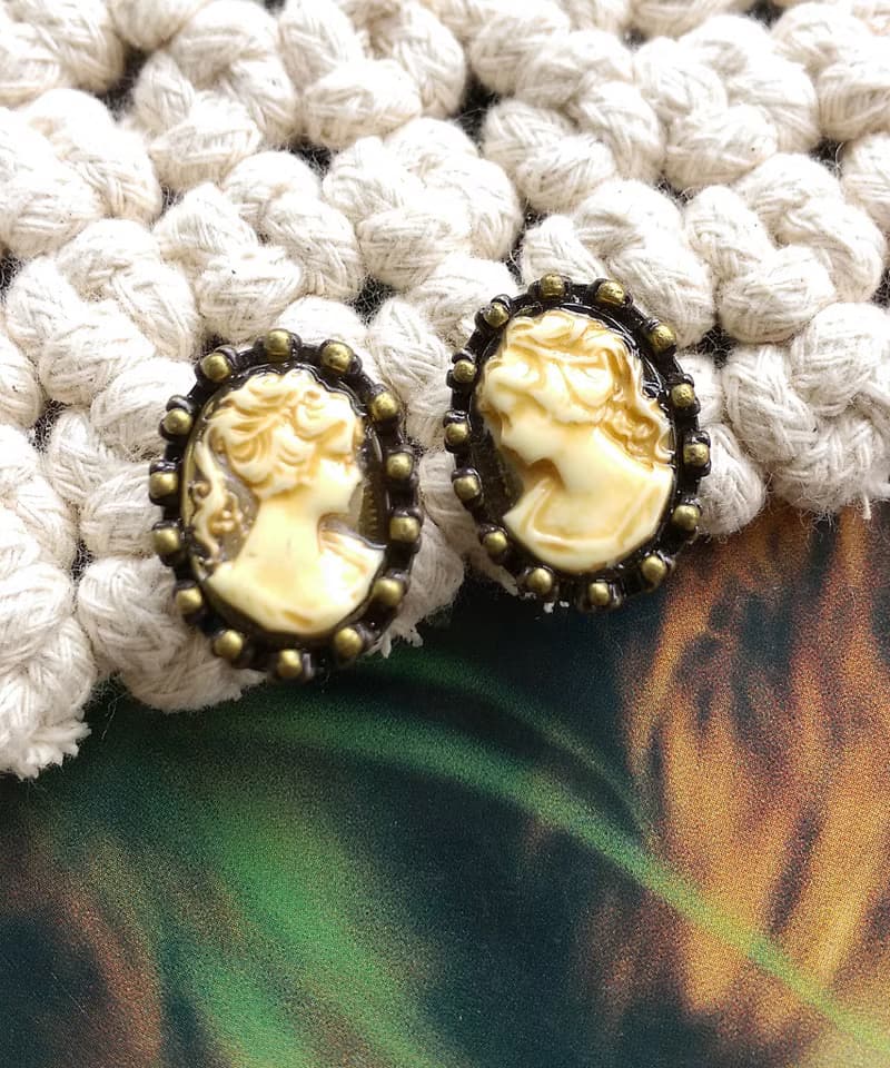 Vintage Jewelry 西洋古董飾品 CAMEO 古典 針式耳環