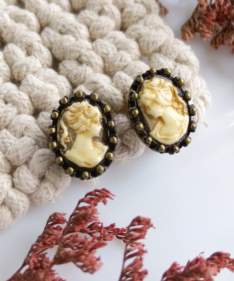 Vintage Jewelry 西洋古董飾品 CAMEO 古典 針式耳環