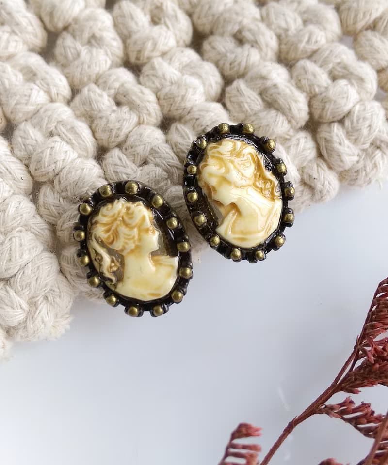 Vintage Jewelry 西洋古董飾品 CAMEO 古典 針式耳環