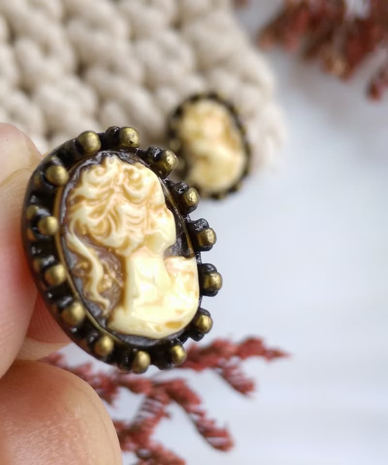 Vintage Jewelry 西洋古董飾品 CAMEO 古典 針式耳環