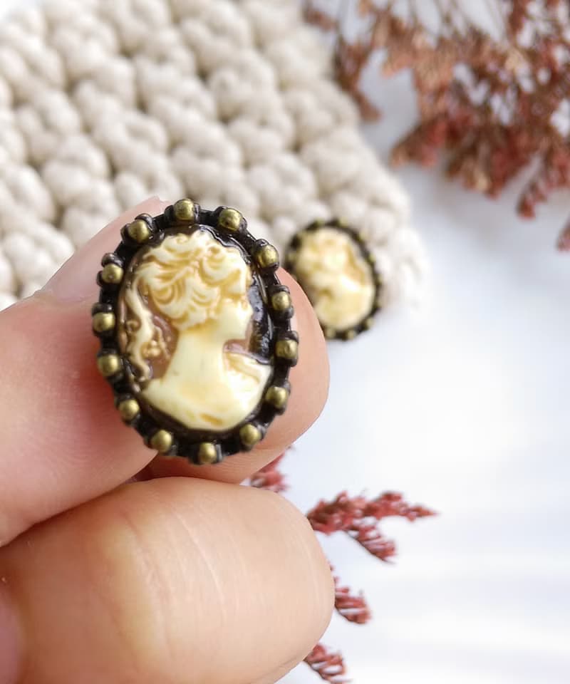 Vintage Jewelry 西洋古董飾品 CAMEO 古典 針式耳環