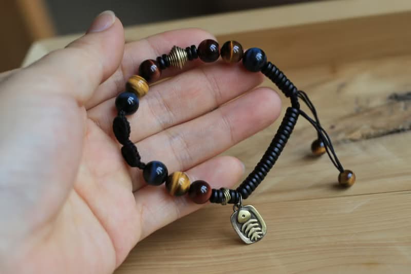 No.8-原創 &洞察 | 紅黃藍虎眼石手繩 閃電光效 黃銅 | 好運