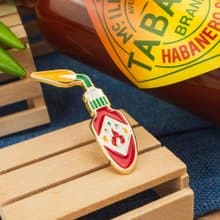 Hot Sauce Pepper Enamel Pin — Turn up the heat | Gift for spice lovers | 塔巴斯哥辣沙司