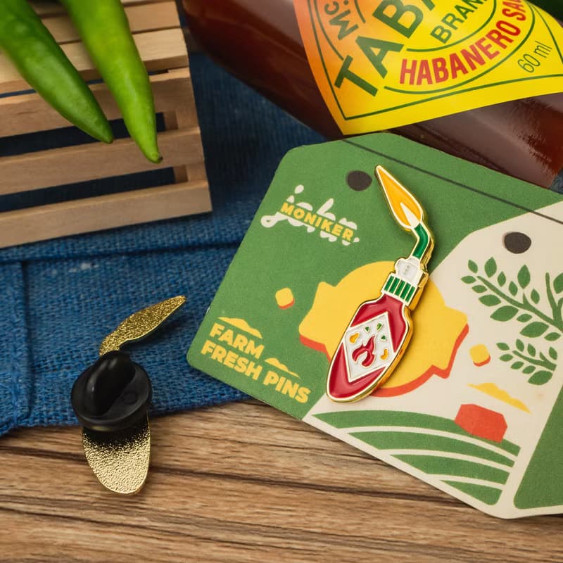 Hot Sauce Pepper Enamel Pin — Turn up the heat | Gift for spice lovers | 塔巴斯哥辣沙司