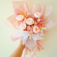 永生庭園玫瑰花束-粉白色