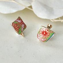 有田焼 　金継ぎ　ネジバネ式イヤリング　黄緑　オレンジ　花柄　 リーフ柄　伝統工芸　Np.317