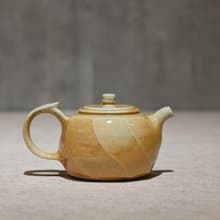 | 210cc | 純瓷茶壺 柴燒瓷壺 手工壺 柴燒壺－經典款【臻麟陶藝
