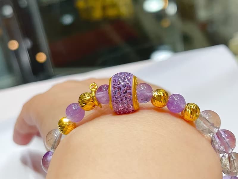 寶麗金珠寶-紫色琉璃珠黃金造型手鍊