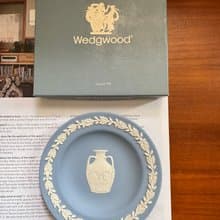 金銀寶貝  英國製經典瓷器 WEDGWOOD 藍白經典陶瓷盤子