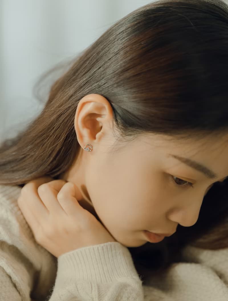 扭轉閃耀單鑽 925純銀鍍白k 單鑽純銀耳環