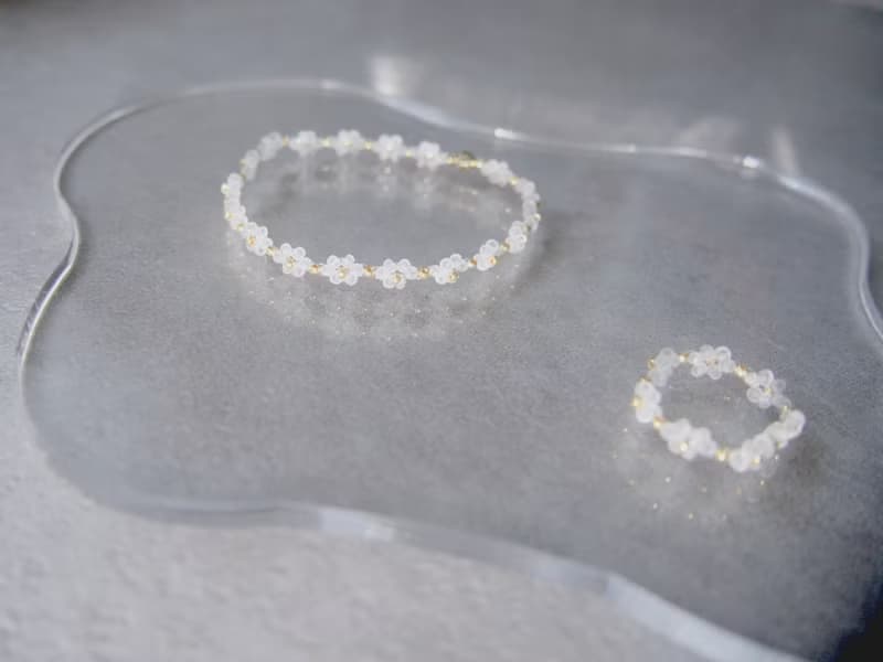 【セット】　ビーズブレスレットとビーズリング　　clear gold　　マグネット着脱　韓国