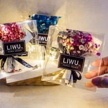 LIWU 閃閃亮乾燥花滿天星小花束 (透明盒裝-附燈串) 情人節 生日