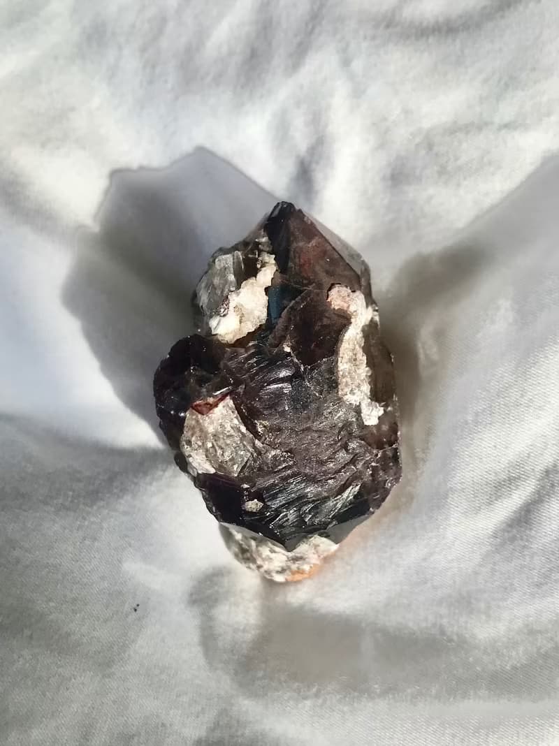 超七水晶 深紫 城堡 紫晶 草苺晶 紫水晶原石 骨幹水晶 印記