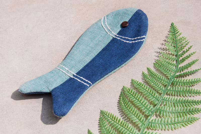 動物收納包/筆袋/化妝包/筆盒/餐具袋/動物文具-手工刺繡魚兒筆袋