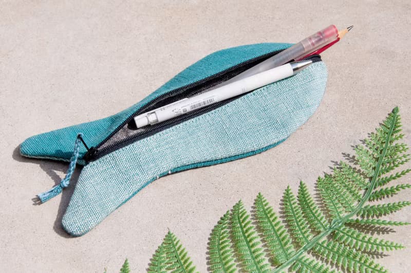 動物收納包/筆袋/化妝包/筆盒/餐具袋/動物文具-手工刺繡魚兒筆袋