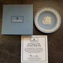 金銀寶貝  英國製經典瓷器 WEDGWOOD 1996藍白聖誕節盤子