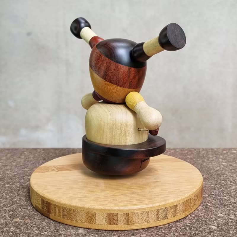 HEADSPIN wood craft sculpture model decoration