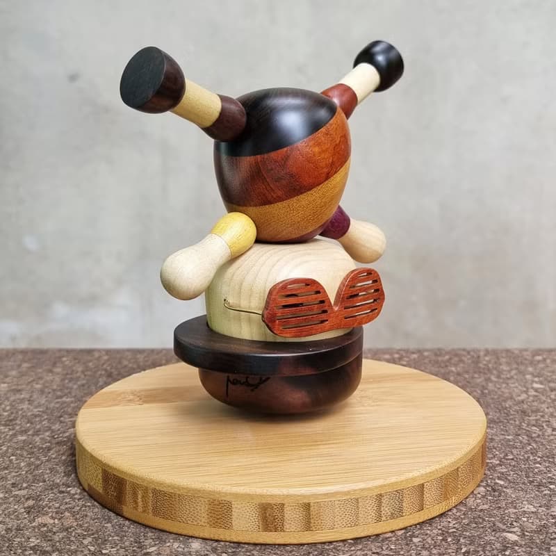 HEADSPIN wood craft sculpture model decoration