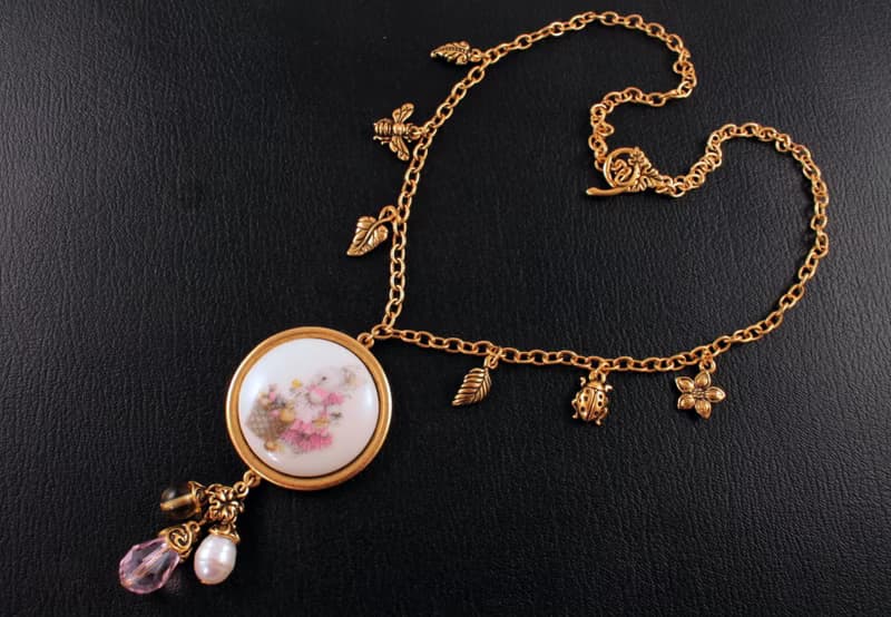 Cute Pink Bunny Rabbit Hare Porcelain Cameo Gold Charm Pendant Necklace Jewelry