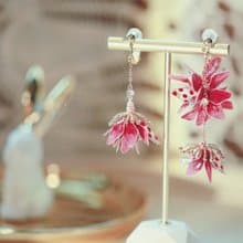 紅色漸層混色點點風  花球垂墜式水晶花樹脂 不對稱樹脂耳環