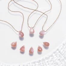 ぷっくりドロップ・ピーチムーンストーンのドロップネックレス　Frances
