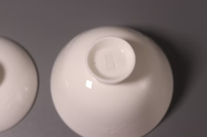 敦睦窯 德化模刻印花玉瓷小蓋杯