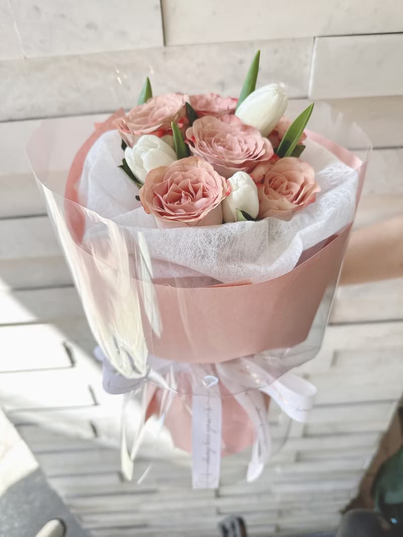 卡布奇諾玫瑰 鬱金香花束  鮮花花束