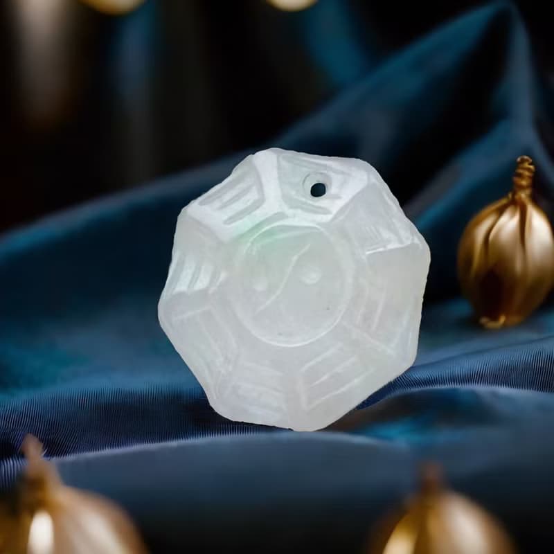 【擋煞‧避邪】冰種飄陽綠翡翠八卦項鍊 | 天然緬甸玉A貨翡翠