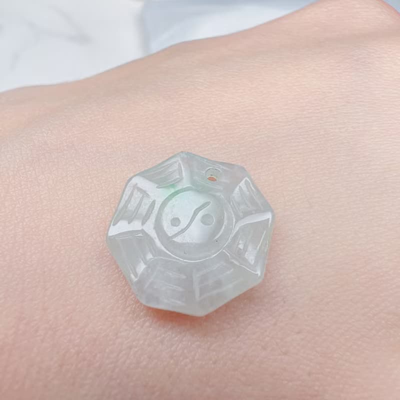 【擋煞‧避邪】冰種飄陽綠翡翠八卦項鍊 | 天然緬甸玉A貨翡翠