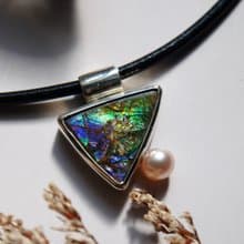 加拿大彩班石Ammolite-925純銀包鑲項鍊-藍紫綠色三角墜