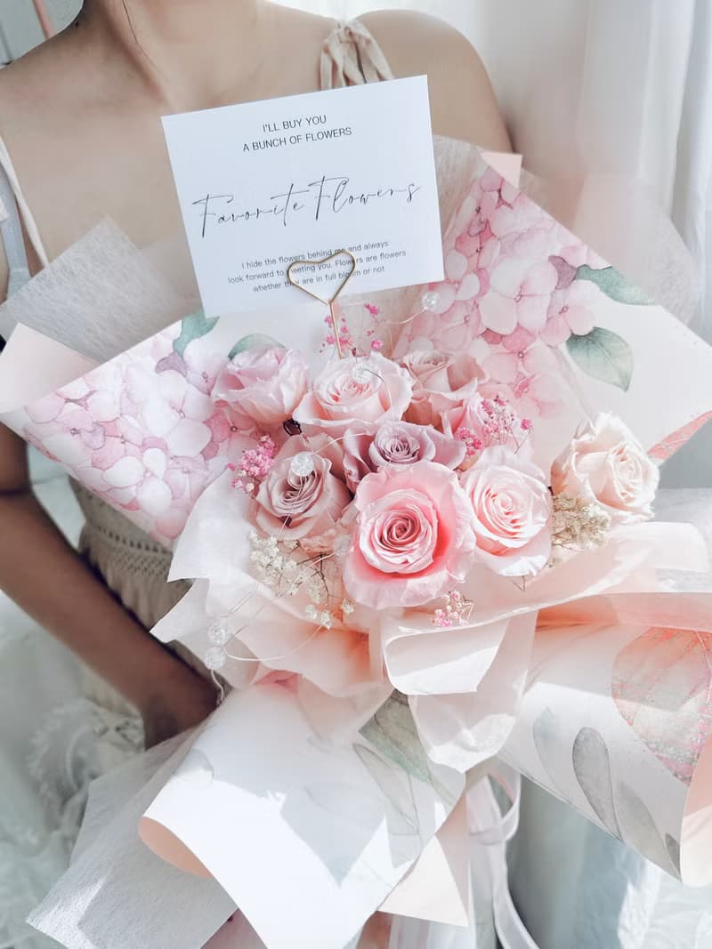 浪漫花卉永生玫瑰花束9朵