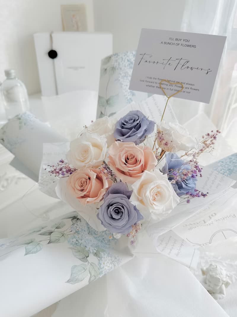 浪漫花卉永生玫瑰花束9朵