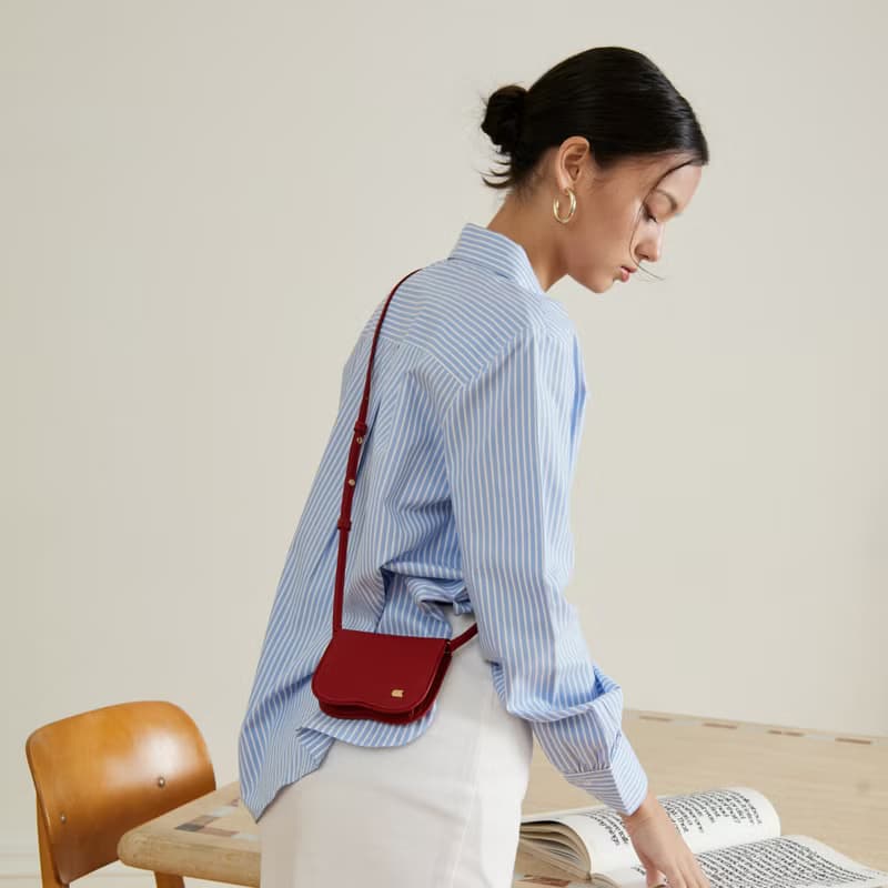 Wave wallet in True red
