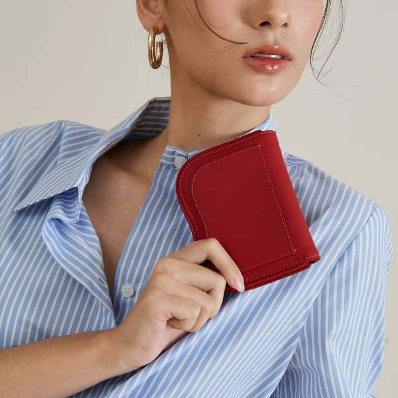 Wave wallet in True red