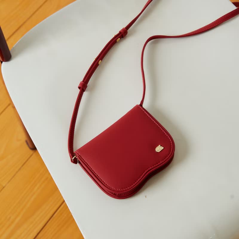 Wave wallet in True red