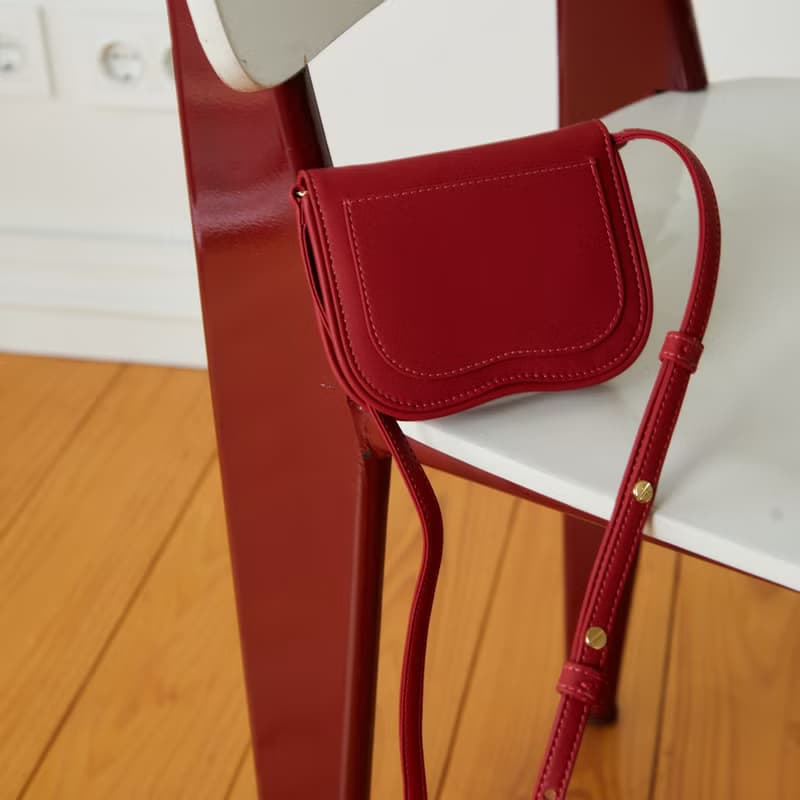 Wave wallet in True red