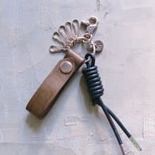 皮革繩結鑰匙圈