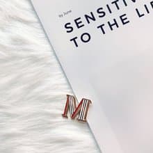 M / Magic -琺瑯徽章卡－附信封 開學季 情人卡 萬用字母卡