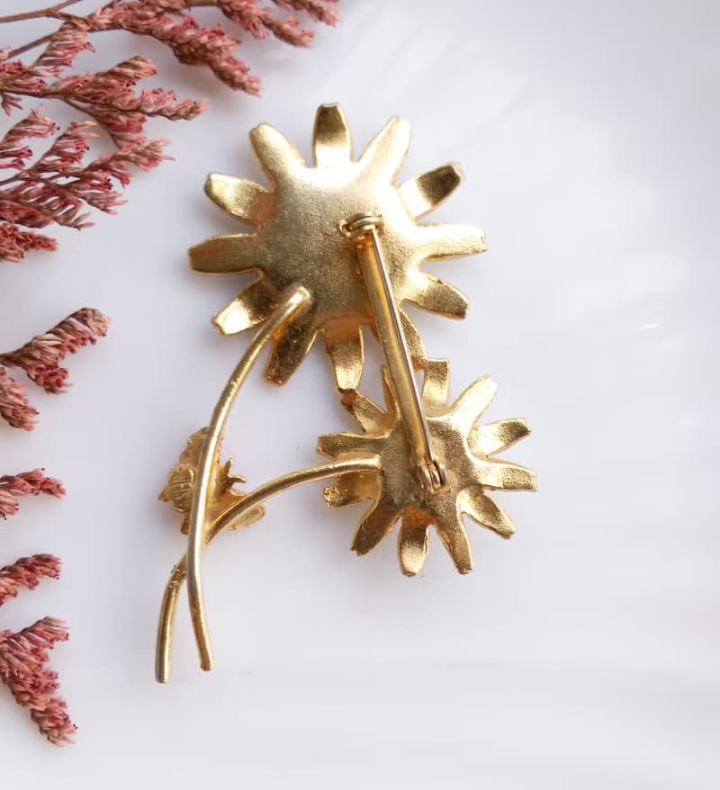 【美國西洋古董飾品】雙雛菊 小蝴蝶 琺瑯花 花卉 別針  胸針