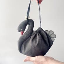 スワン【 ポーチ S 】黒鳥巾着　グレンチェック　30日程で発送