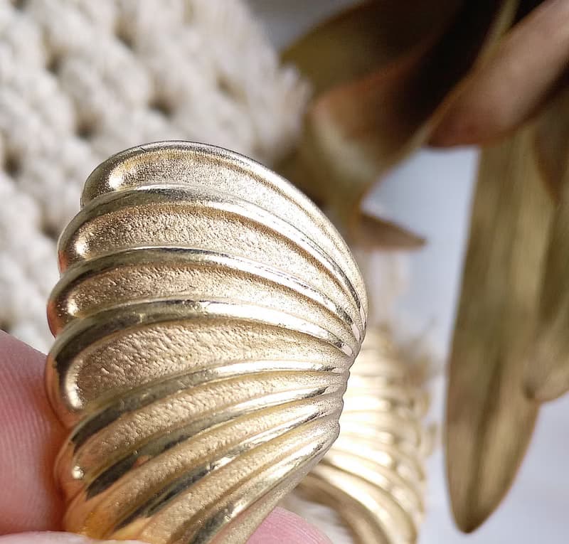 Vintage Jewelry 西洋古董飾品  LR 金色調 對稱 翅膀 針式耳環