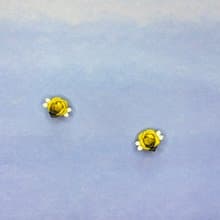 小蜜蜂迷你皮革小玫瑰耳環【蜜蜂】