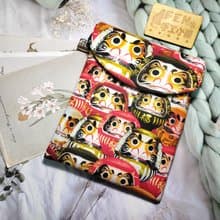 袋物系列-日本限量棉布紅達摩不倒翁福神款-7.8吋電子書保護套-