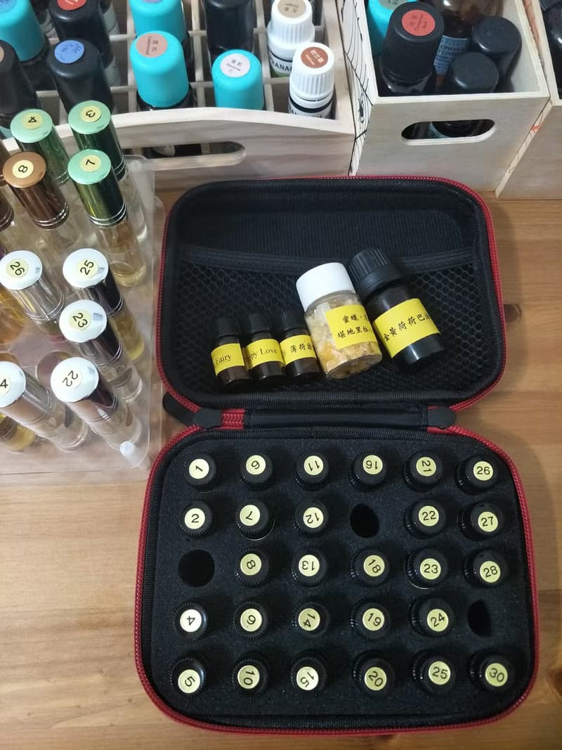 【體驗】KDCA精油香水調香師資證照線上課程(贈送30支香水樣品)