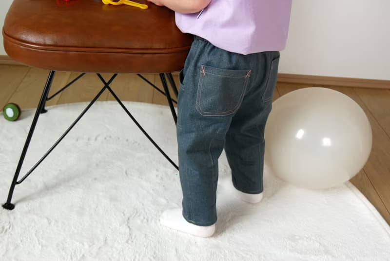 子供服　デザインパンツ