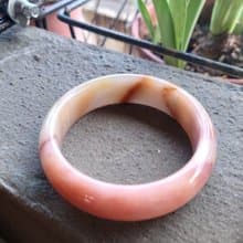 Miss feng天然咖啡橘红戈壁玉手鐲色澤獨特稀少。特