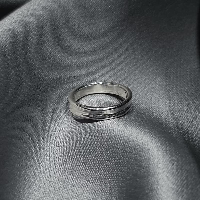 (925 Sterling Silver) Melted Curve Ring