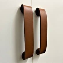 牛皮取手 //  衣櫃 //  櫃體 // 皮革把手 // 系統櫃 // 可訂製