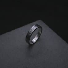 沙丘(黑) 純銀鍛敲戒指 - 寬4.5mm - 可免費修改戒圍一次