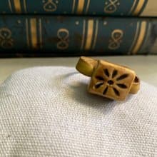 戒指 日本白瓷 自然釉色 無限看不膩色調 真皮革 藝術等級